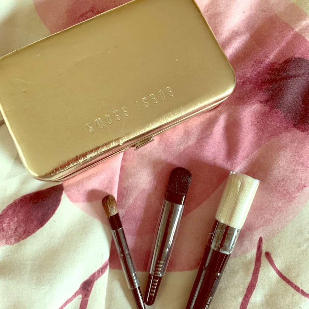Bobbi Brown Travel brush set  with Gold brush case